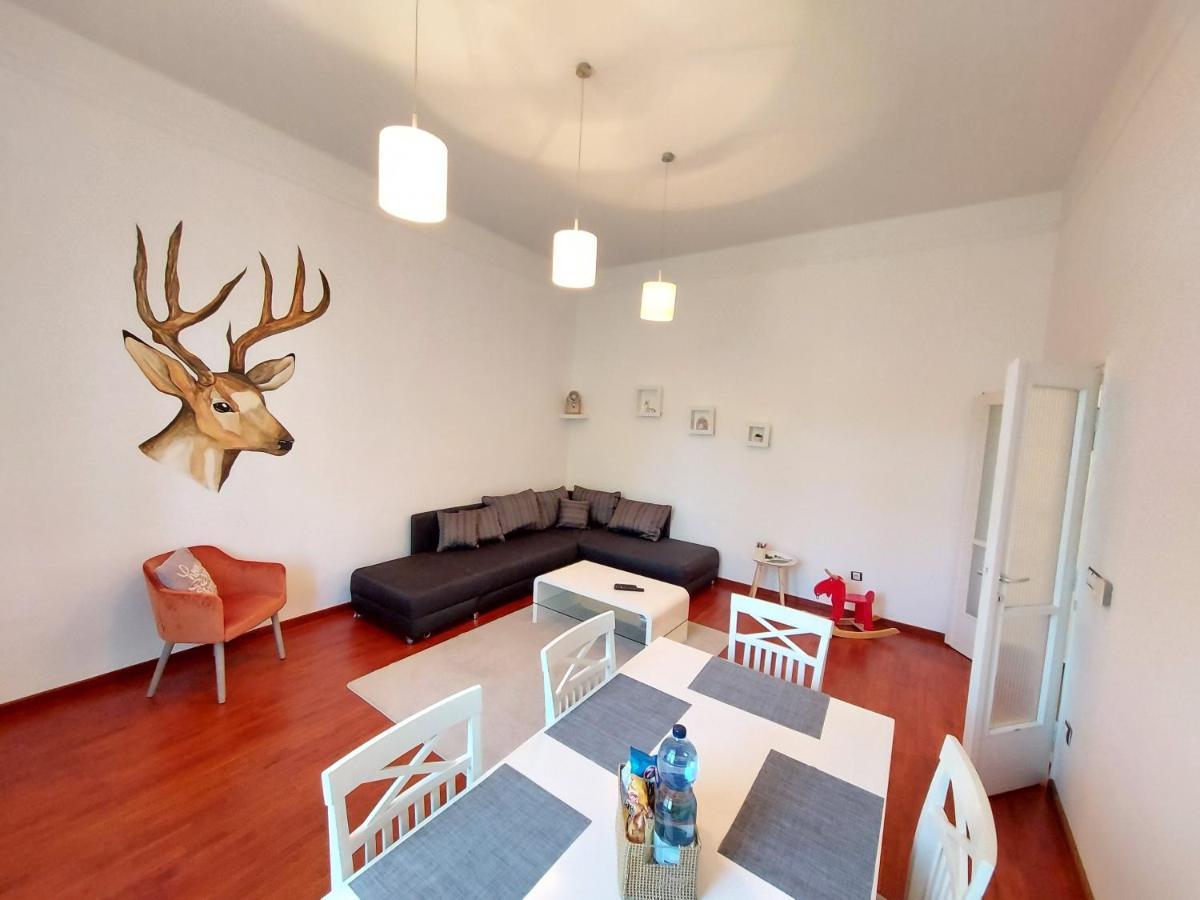 Deak Apartman 쇼프론 외부 사진