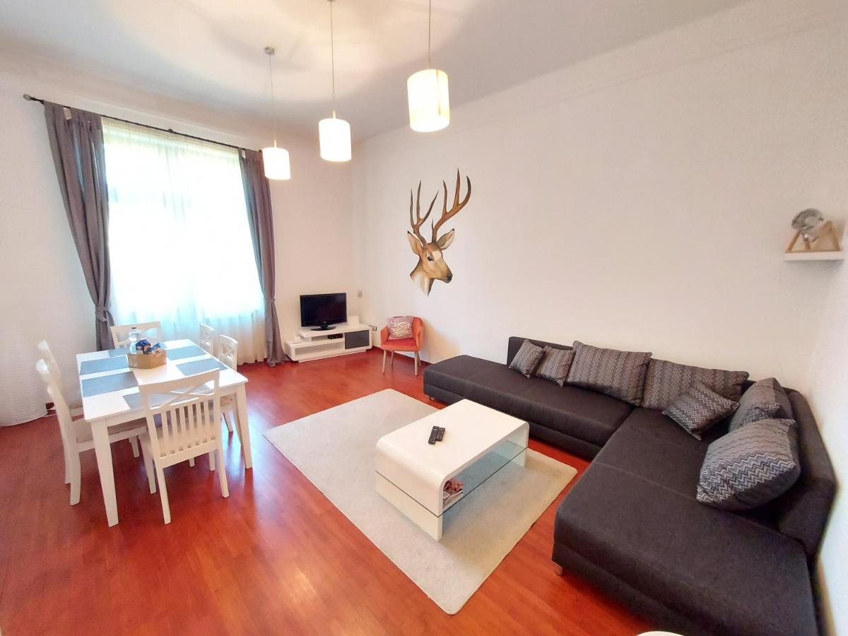 Deak Apartman 쇼프론 외부 사진