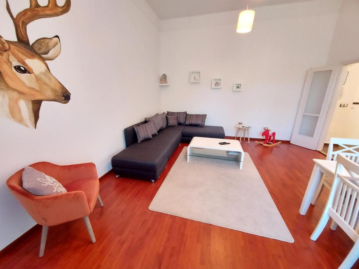 Deak Apartman 쇼프론 외부 사진