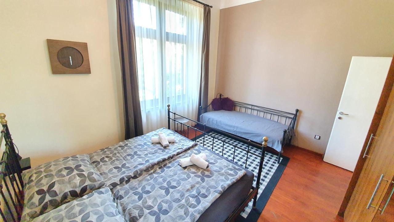 Deak Apartman 쇼프론 외부 사진